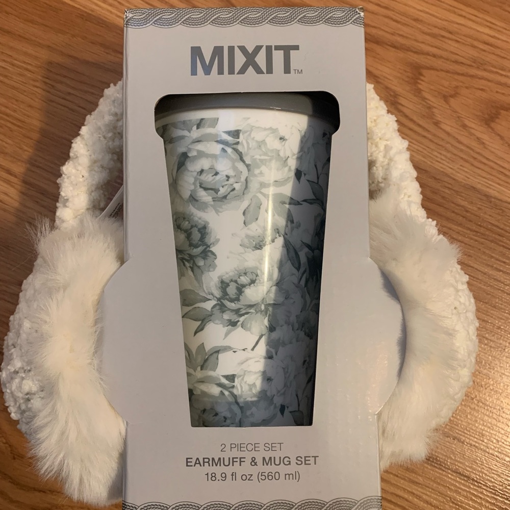 2 piece set: earmuff & mug.